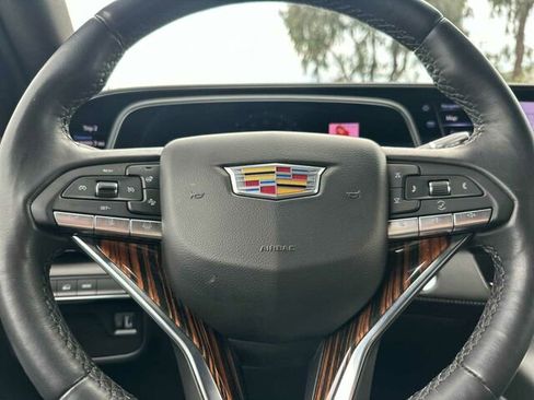 Used 2024 Cadillac Escalade Premium Luxury image 30