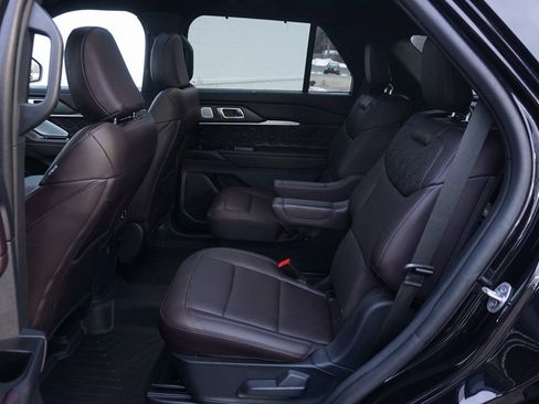 Used 2025 Ford Explorer Platinum w/ Ultimate Package image 12