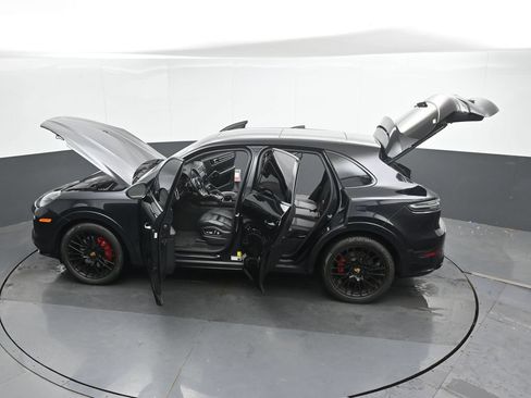 Used 2021 Porsche Cayenne GTS AWD/4WD image 49
