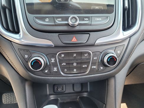 Used 2018 Chevrolet Equinox Premier AWD/4WD image 19