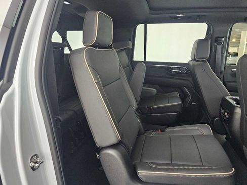 New 2026 Chevrolet Suburban Premier w/ Sun And Tow Package AWD/4WD image 12