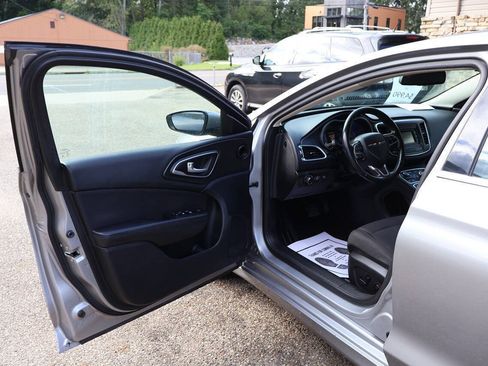 Used 2015 Chrysler 200 Limited w/ Convenience Group FWD image 11