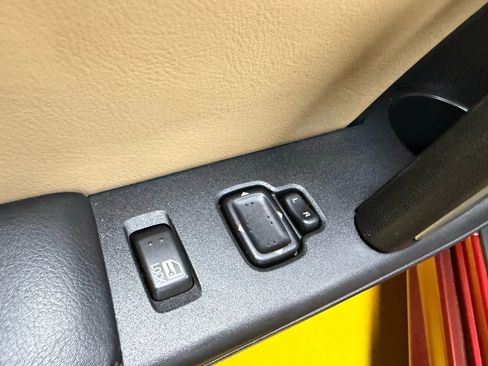 Used 2010 MAZDA MX-5 Miata Grand Touring w/ Premium Pkg image 34