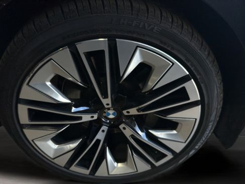 Used 2024 BMW 530i w/ Executive Package RWD image 33