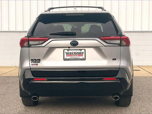 Used 2023 Toyota RAV4 SE image 5