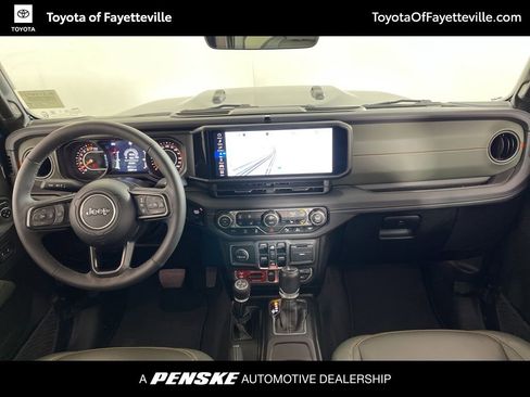 Used 2025 Jeep Gladiator Mojave image 19