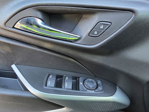 Used 2025 Chevrolet Trax LS w/ Driver Confidence Package image 12