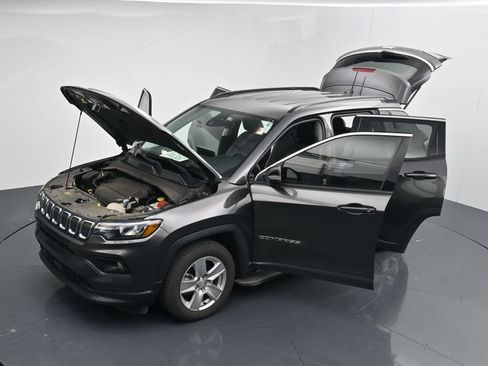 Used 2022 Jeep Compass Latitude FWD image 26
