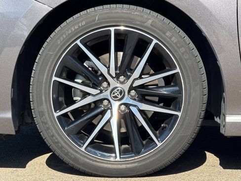 Used 2021 Toyota Camry SE w/ Cold Weather Package FWD image 45