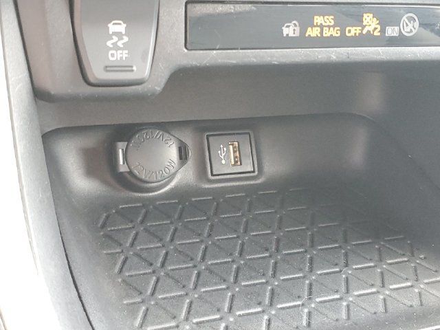 Used 2023 Toyota RAV4 LE AWD/4WD image 29