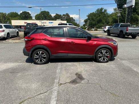 Used 2020 Nissan Kicks SV FWD image 6