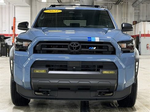 Used 2025 Toyota 4Runner SR5 image 9