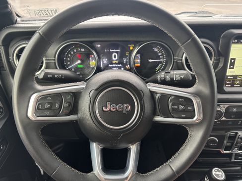 Used 2023 Jeep Wrangler Unlimited Sahara AWD/4WD image 16