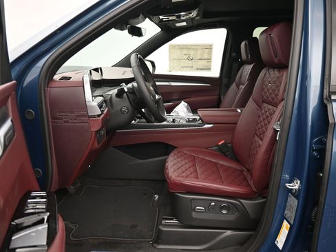 New 2026 Cadillac Escalade ESV Sport image 11