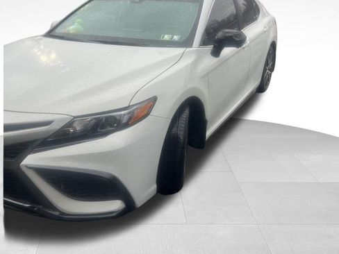 Used 2022 Toyota Camry SE w/ Cold Weather Package image 2