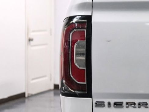 Used 2017 GMC Sierra 1500 SLT w/ SLT Premium Package image 46