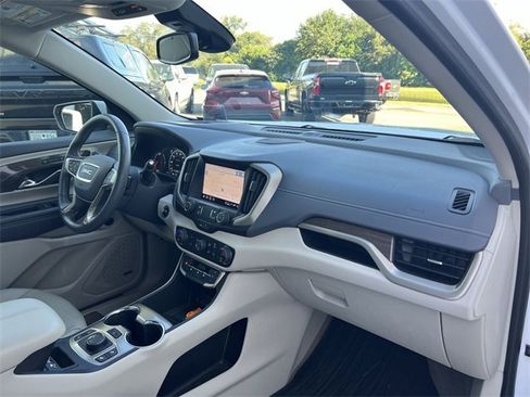 Used 2022 GMC Terrain Denali image 28