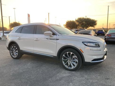Used 2023 Lincoln Nautilus Reserve w/ Luxury Package AWD/4WD image 2