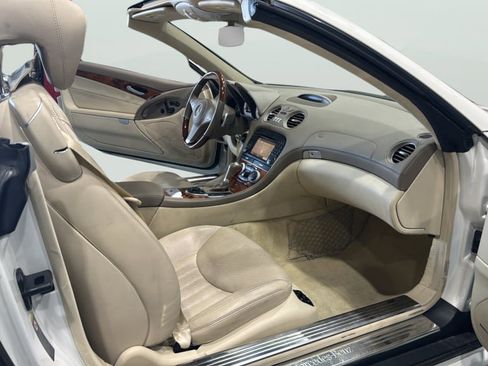 Used 2009 Mercedes-Benz SL 550 image 19