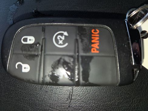 Used 2026 Jeep Compass Latitude AWD/4WD image 25