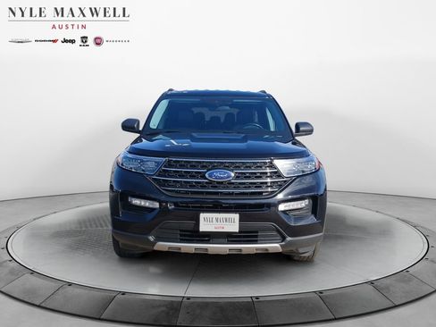 Used 2024 Ford Explorer XLT w/ Equipment Group 202A AWD/4WD image 18