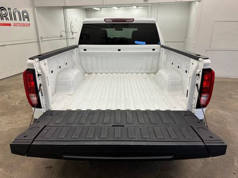 Used 2022 GMC Sierra 1500 SLE AWD/4WD image 16