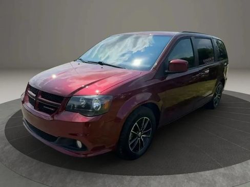 Used 2018 Dodge Grand Caravan GT FWD image 3
