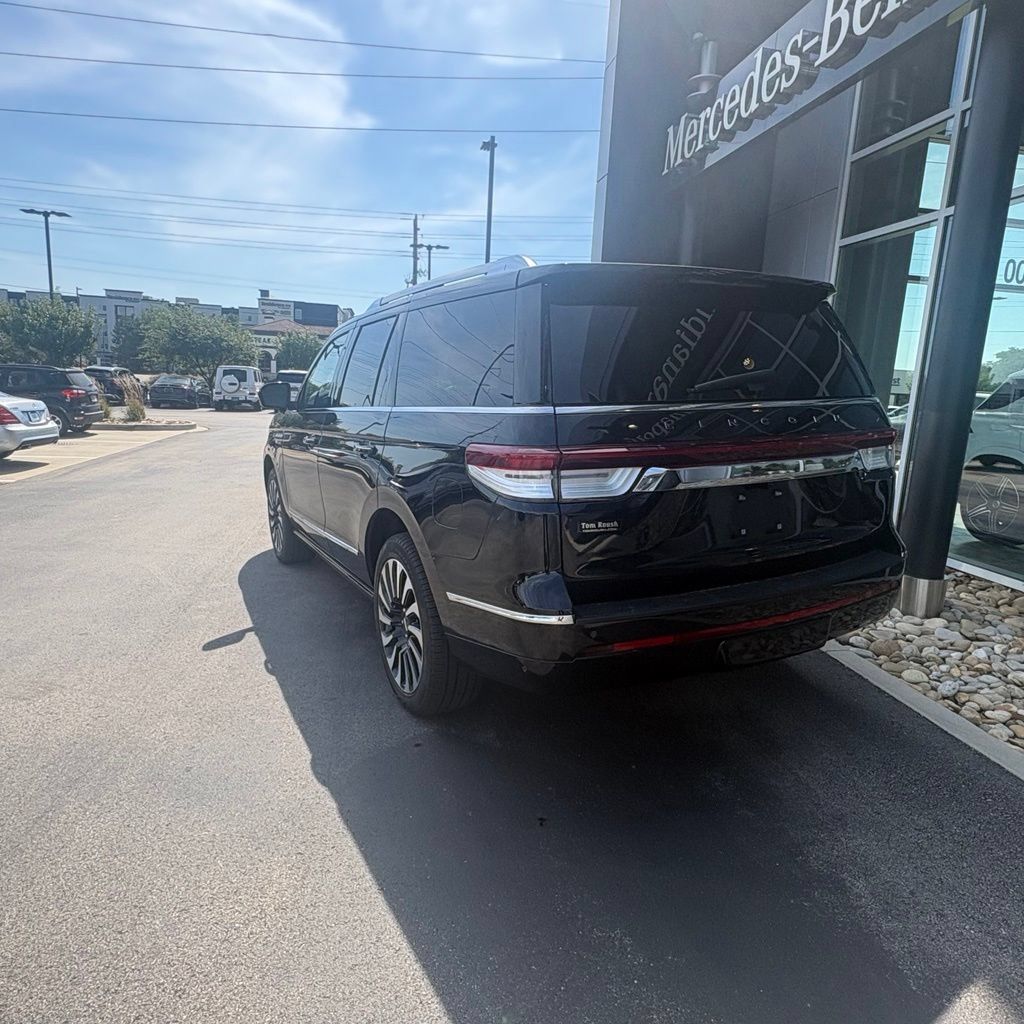 Used 2024 Lincoln Navigator Black Label AWD/4WD image 7