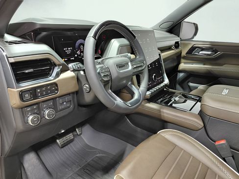 Used 2026 GMC Yukon XL Denali Ultimate w/ LPO, Get Active Package AWD/4WD image 32