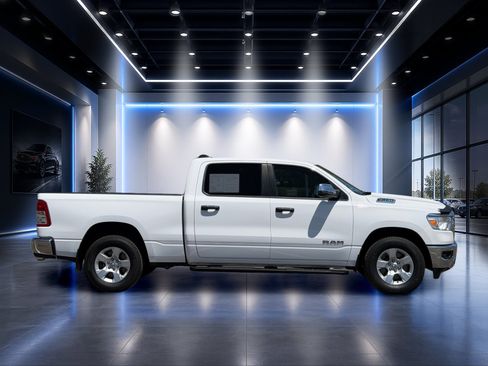 Used 2023 RAM 1500 Big Horn AWD/4WD image 3