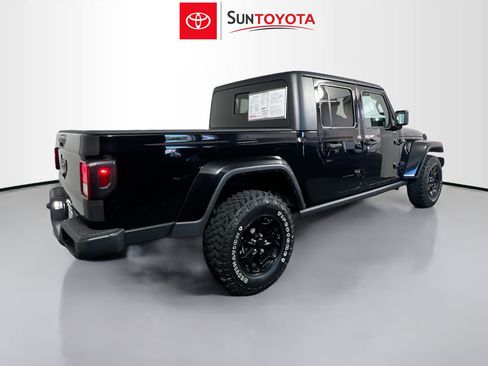 Used 2022 Jeep Gladiator Willys image 4
