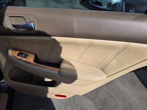 Used 2005 Honda Accord EX image 11