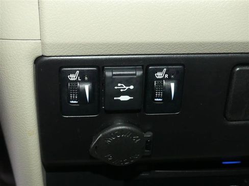 Used 2018 Toyota Sienna XLE Premium image 40