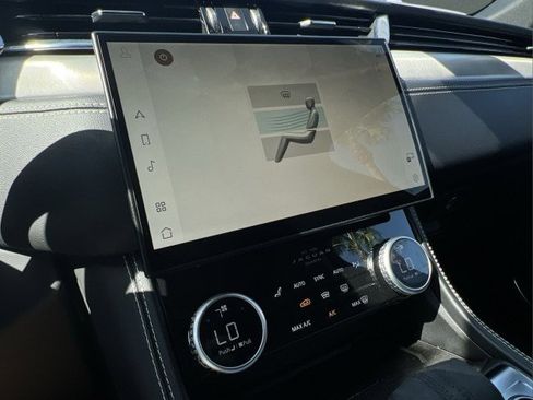 Used 2025 Jaguar F-PACE R-Dynamic S image 29