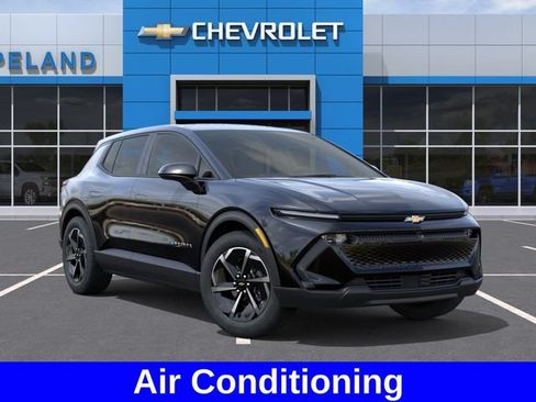 New 2026 Chevrolet Equinox EV LT FWD image 8
