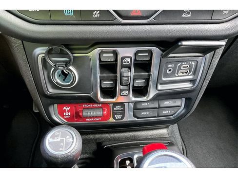 Certified 2024 Jeep Wrangler Unlimited Rubicon 4xe AWD/4WD image 27