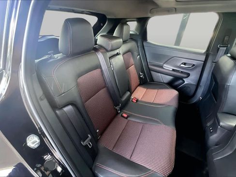 Used 2025 Nissan Kicks SR w/ SR Premium Package FWD image 21