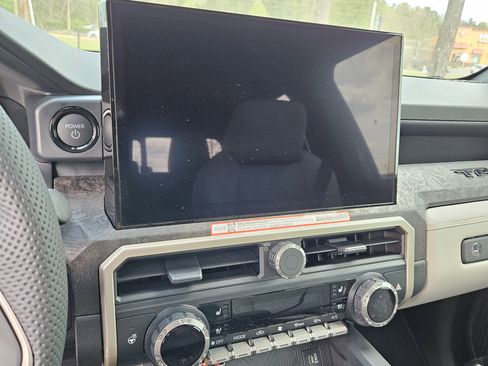 New 2026 Toyota Tacoma Limited AWD/4WD image 15