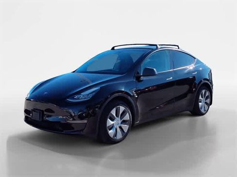 Used 2023 Tesla Model Y Long Range image 7
