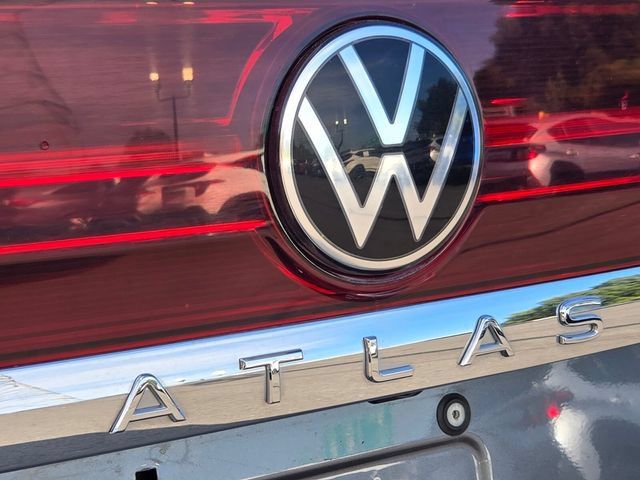 Used 2025 Volkswagen Atlas SE AWD/4WD image 18
