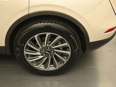 Used 2024 Lincoln Corsair Reserve w/ Equipment Group 201A AWD/4WD image 9