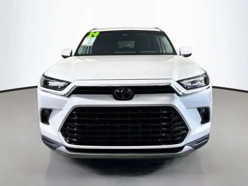 Used 2024 Toyota Grand Highlander FWD image 11
