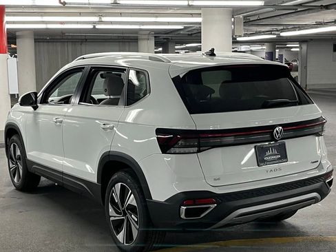New 2025 Volkswagen Taos SE image 5