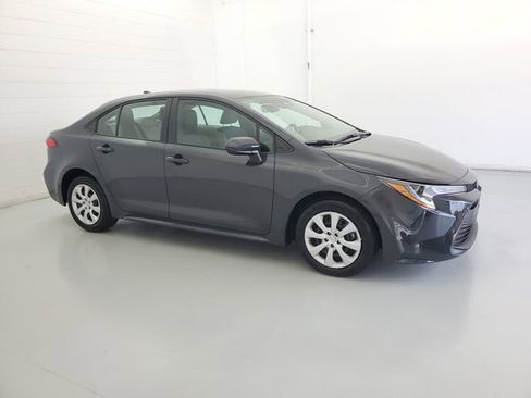 Used 2025 Toyota Corolla LE FWD image 4