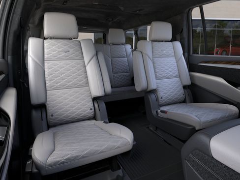 New 2026 Cadillac Escalade ESV Platinum Sport AWD/4WD image 17