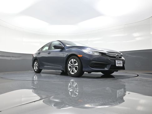 Used 2017 Honda Civic LX image 9