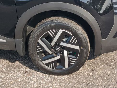 Certified 2026 Nissan Kicks SV FWD image 11