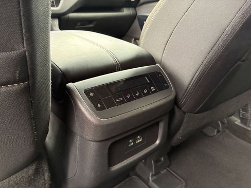 Used 2025 Nissan Pathfinder SV AWD/4WD image 24