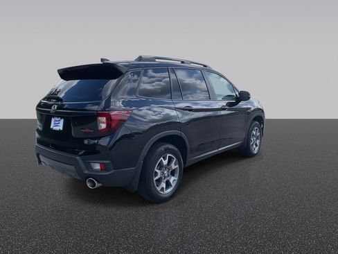 Used 2023 Honda Passport TrailSport image 9