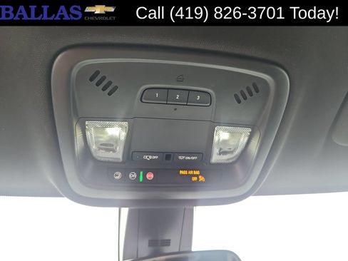 Used 2023 Chevrolet Traverse LT FWD image 22